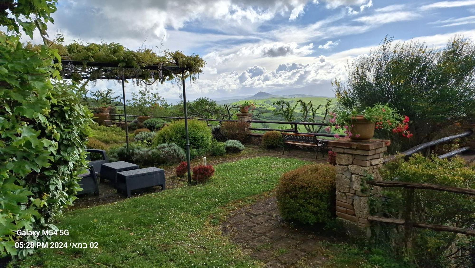 Aparthotel Borgo Del Grillo Sarteano Esterno foto